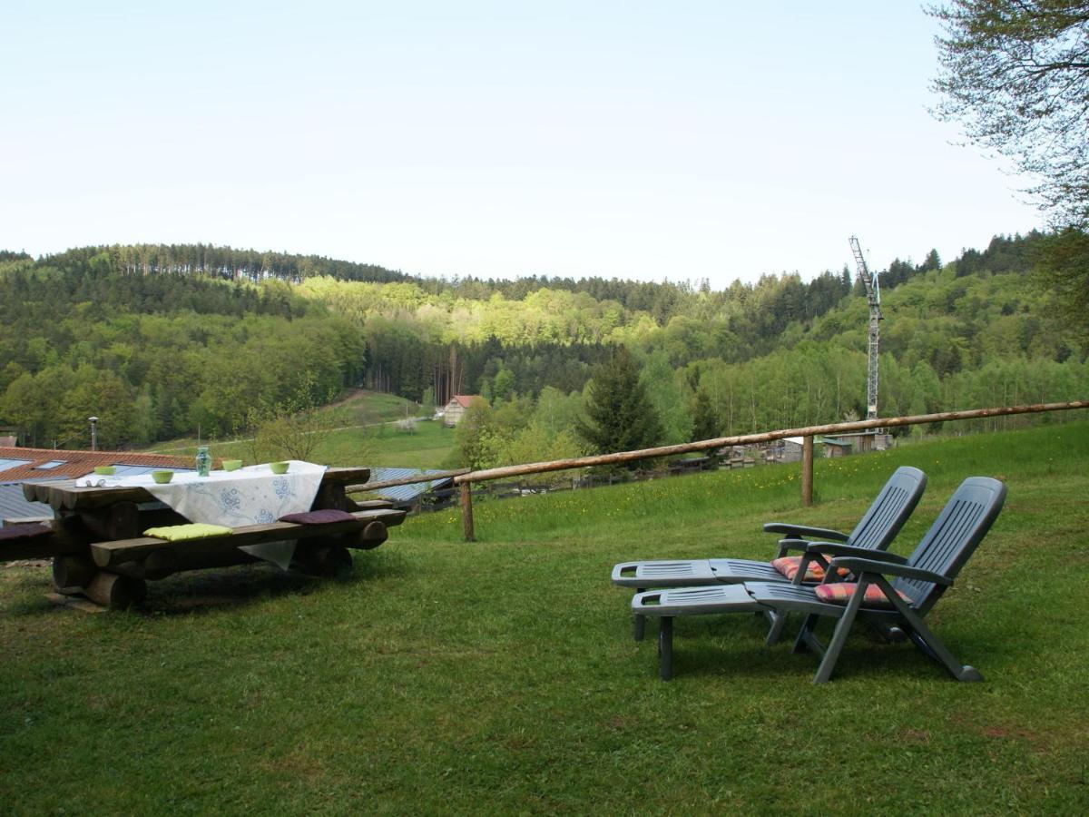 Cosy Holiday Home With Garden In Walscheid Exteriör bild